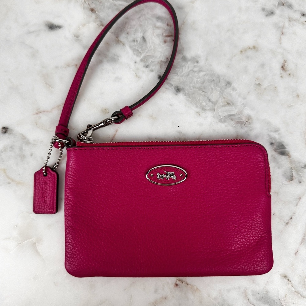 Coach Fuchsia Pink Pebbles Leather Wristlet Silver Hardware NWOT